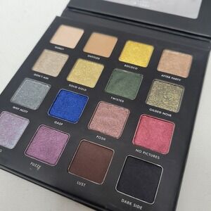 NEW Milani Hyper Pigmented Eyeshadow Palette 16 Color Shades Cool Greens Blue